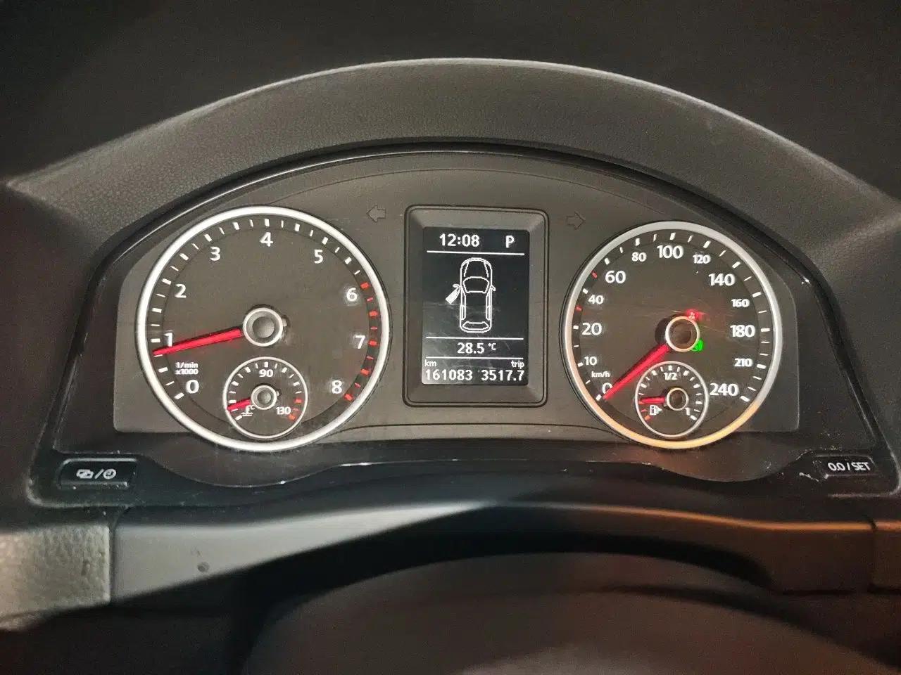 Volkswagen Tiguan 2015 1.8TSI Automatic Two-Wheel Drive Comfort Edition — миниатюра 8