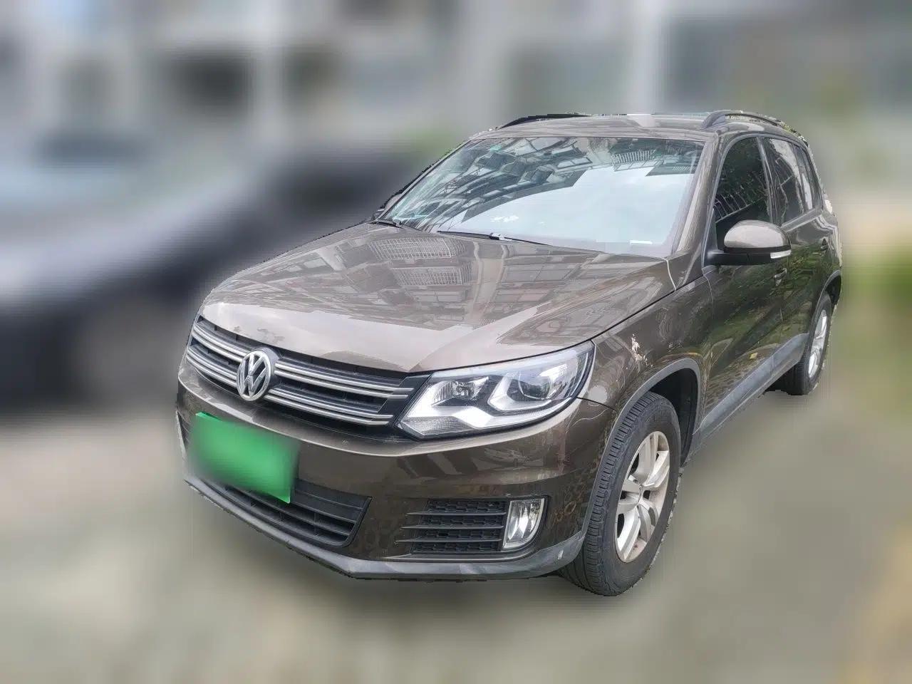 Volkswagen Tiguan 2015 1.8TSI Manual Two-Wheel Drive Fashion Edition — миниатюра 1