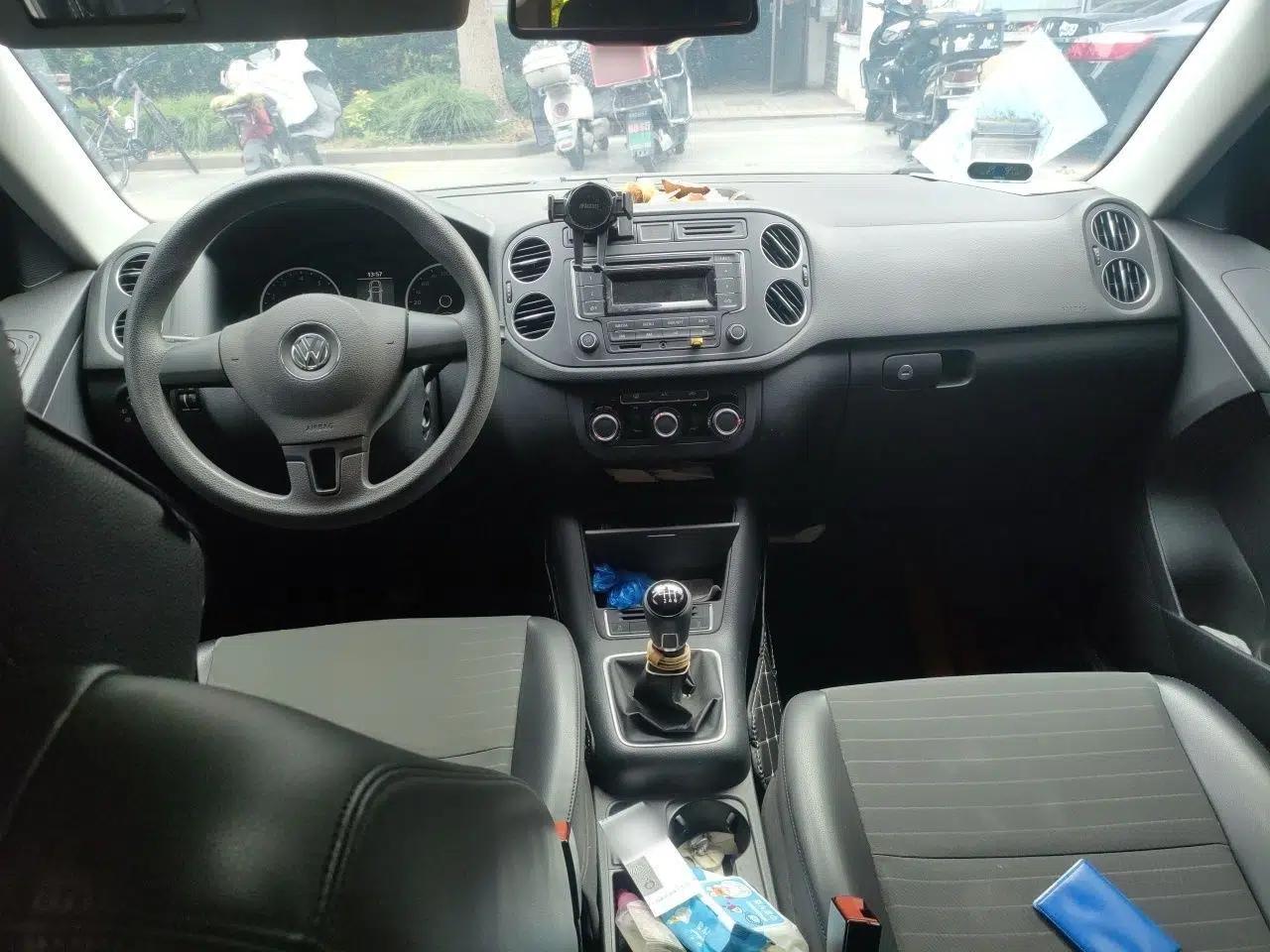 Volkswagen Tiguan 2015 1.8TSI Manual Two-Wheel Drive Fashion Edition — миниатюра 9