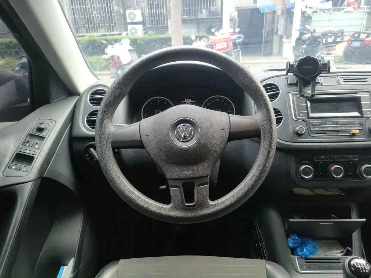 Volkswagen Tiguan 2015 1.8TSI Manual Two-Wheel Drive Fashion Edition — миниатюра 10