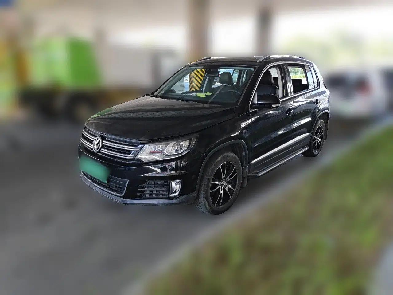 Volkswagen Tiguan 2015 1.8TSI Automatic Two-Wheel Drive Luxury Model — миниатюра 1