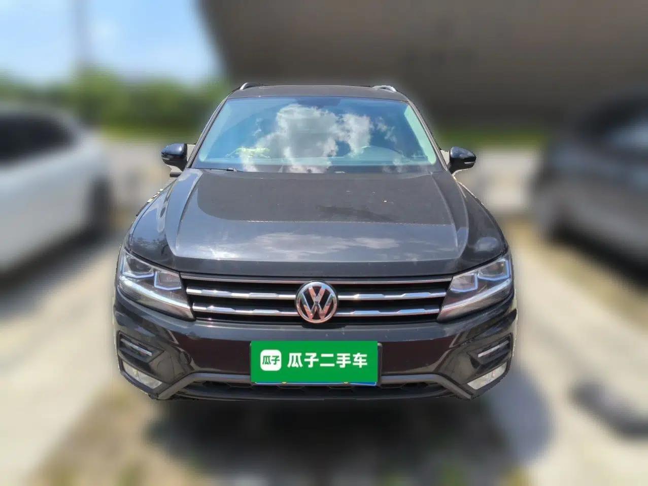 Volkswagen Tiguan L 2017 330TSI Automatic Two-Wheel Drive Luxury Edition — миниатюра 2