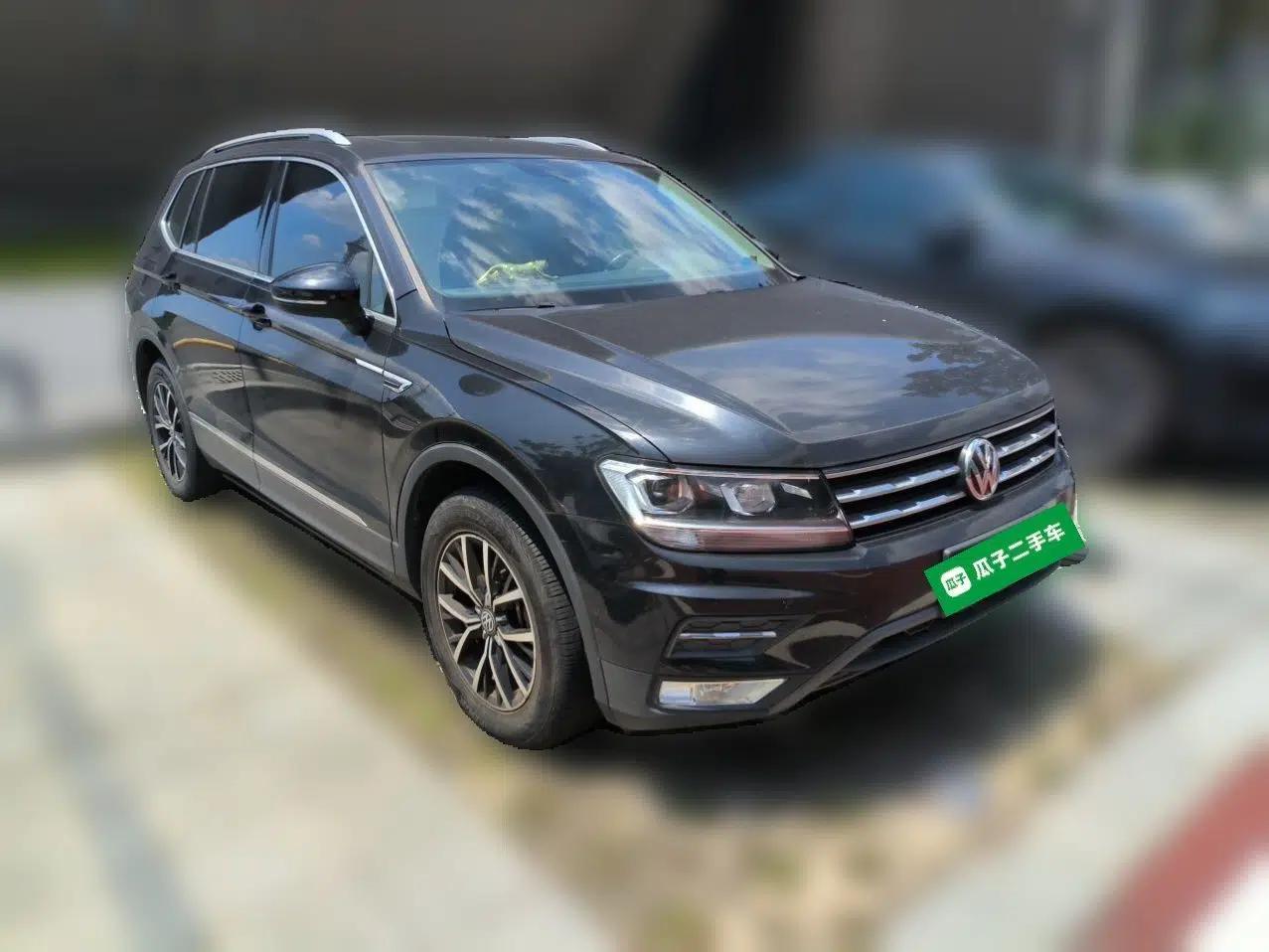 Volkswagen Tiguan L 2017 330TSI Automatic Two-Wheel Drive Luxury Edition — миниатюра 3