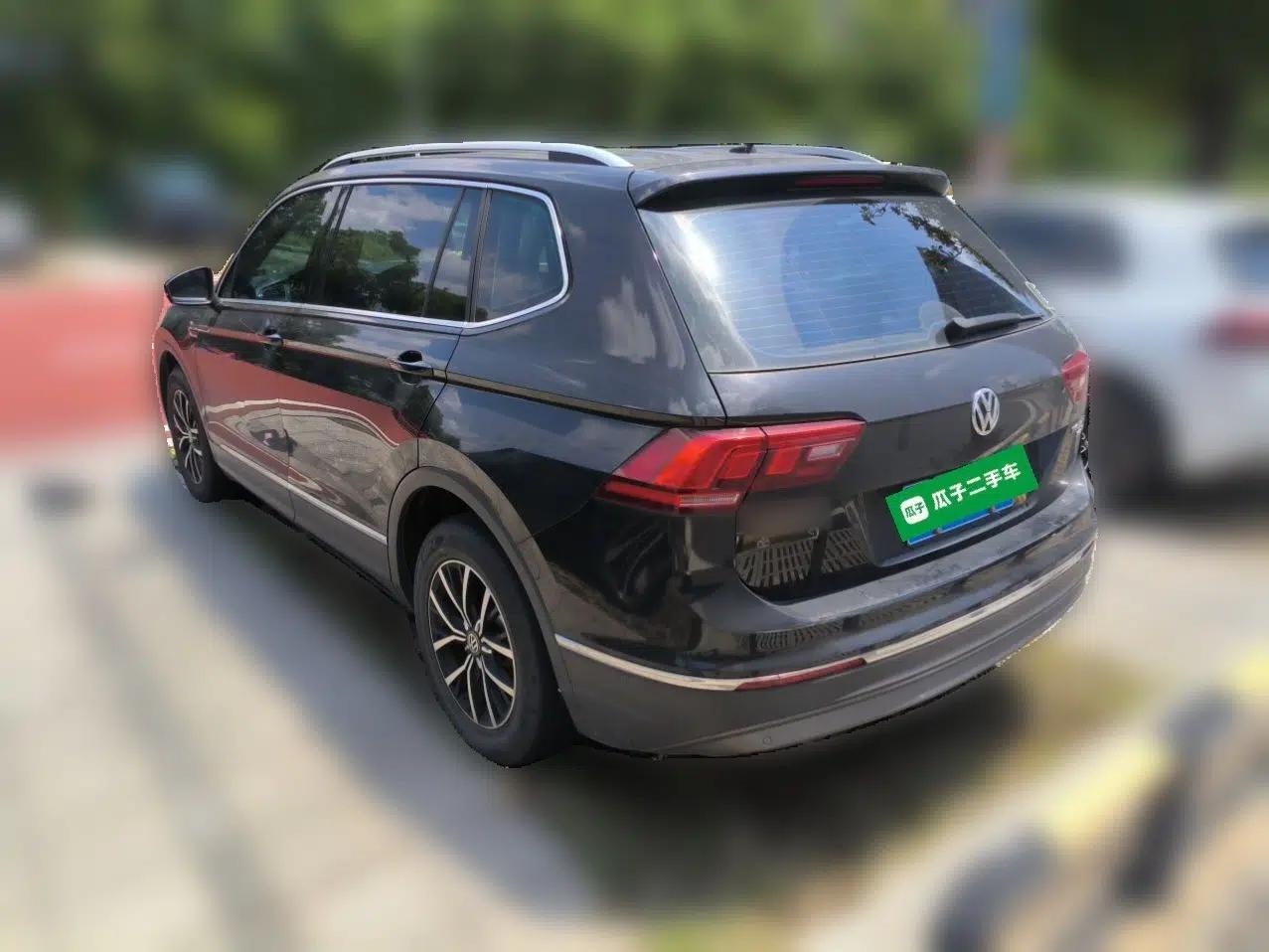 Volkswagen Tiguan L 2017 330TSI Automatic Two-Wheel Drive Luxury Edition — миниатюра 4
