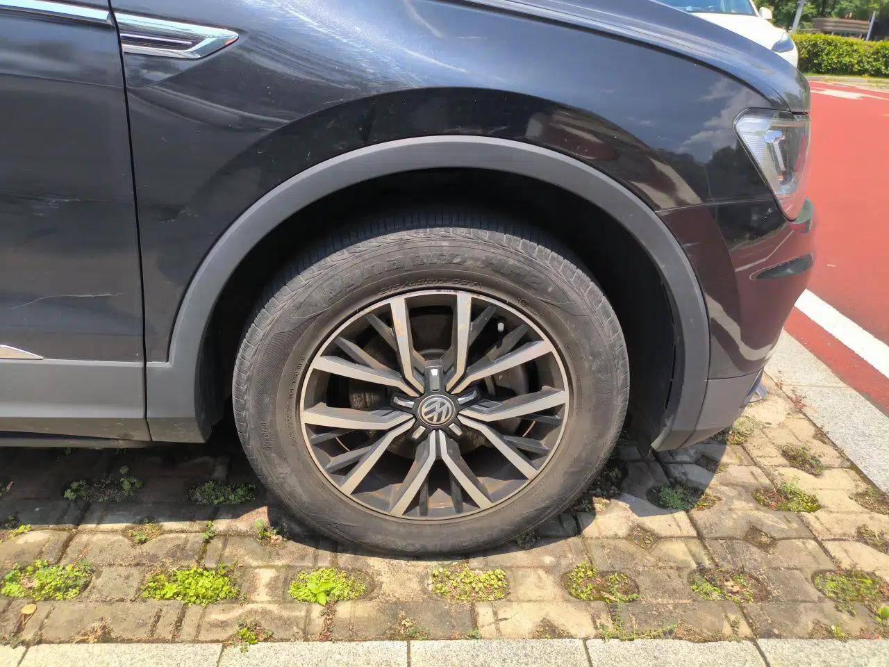 Volkswagen Tiguan L 2017 330TSI Automatic Two-Wheel Drive Luxury Edition — миниатюра 8