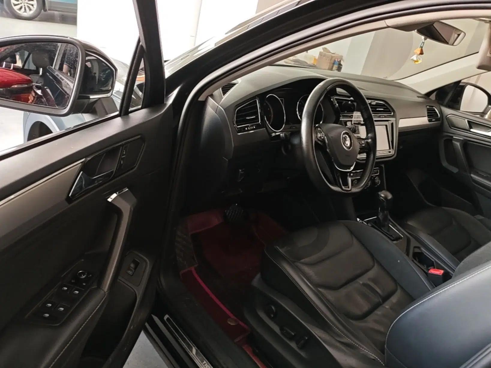 Volkswagen Tiguan L 2019 330TSI Automatic Two-Wheel Drive Smart Luxury Version China V Emission Standard — миниатюра 18