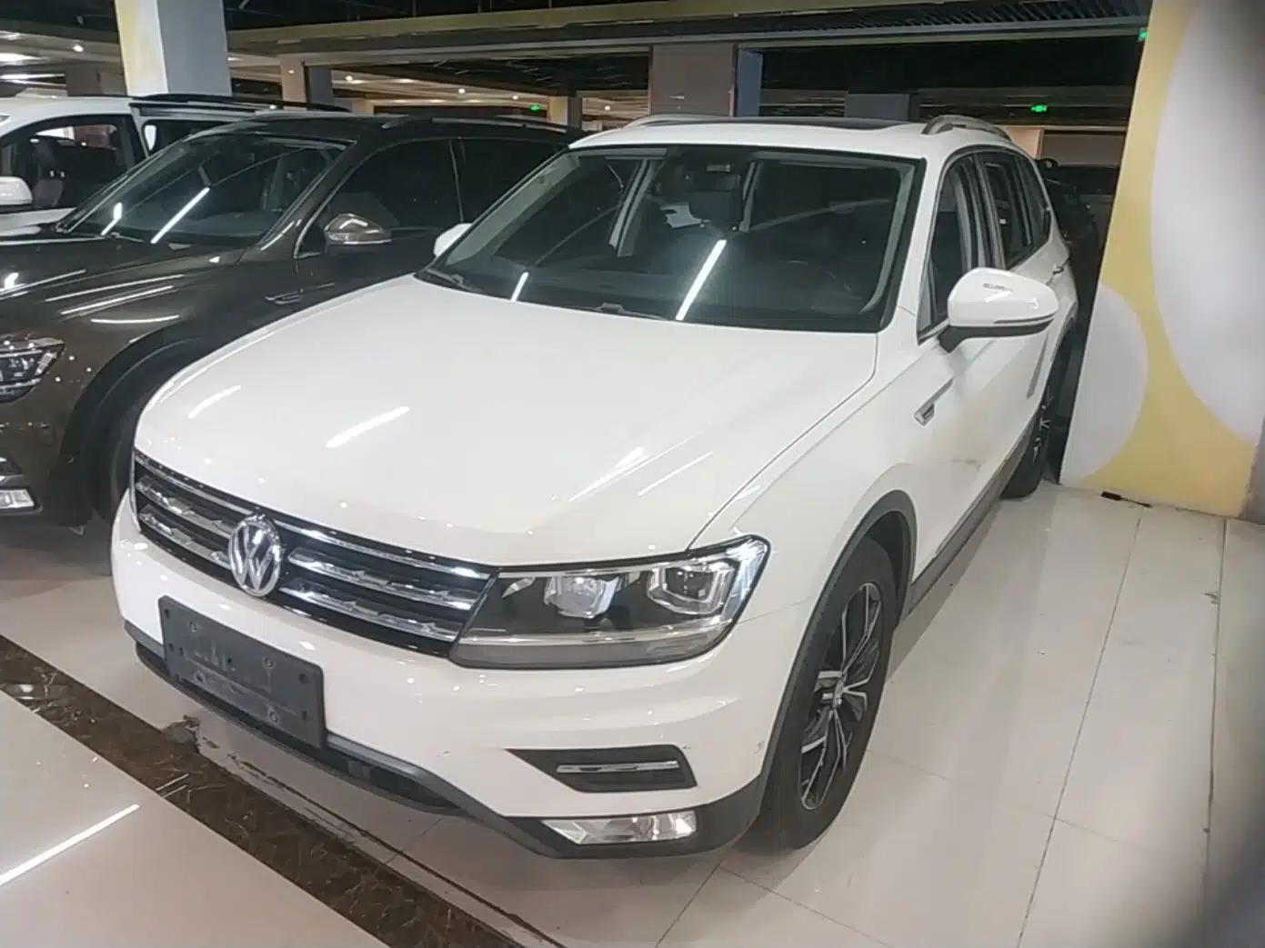Volkswagen Tiguan L 2020 330TSI Automatic Two-Wheel Drive Smart Luxury Edition China VI Standard — миниатюра 1