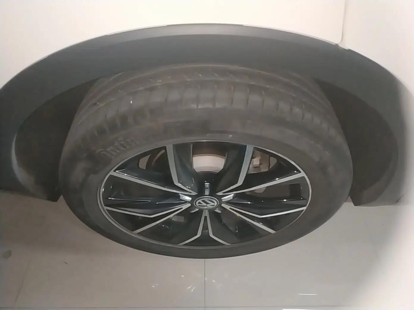 Volkswagen Tiguan L 2020 330TSI Automatic Two-Wheel Drive Smart Luxury Edition China VI Standard — миниатюра 11