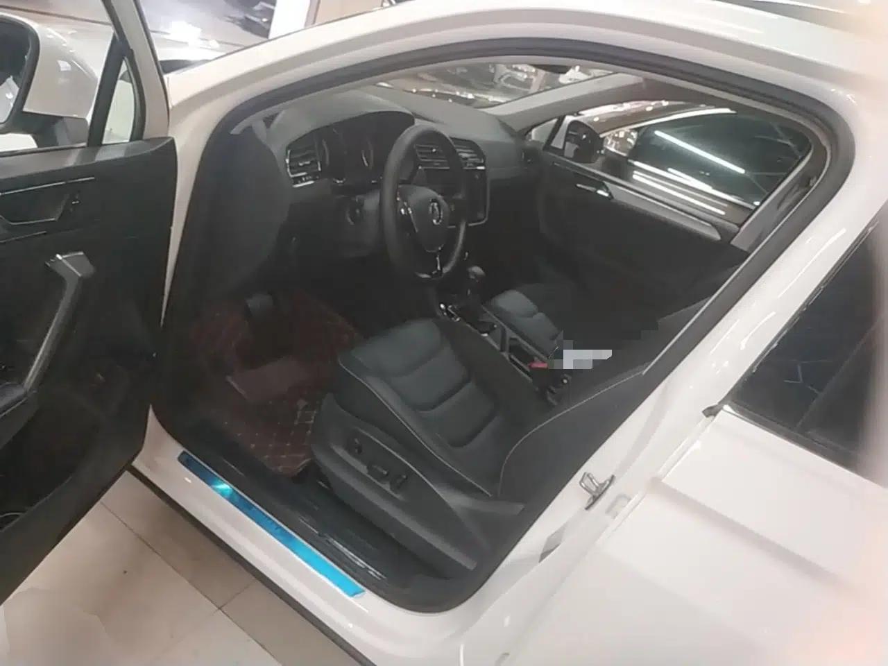 Volkswagen Tiguan L 2020 330TSI Automatic Two-Wheel Drive Smart Luxury Edition China VI Standard — миниатюра 18
