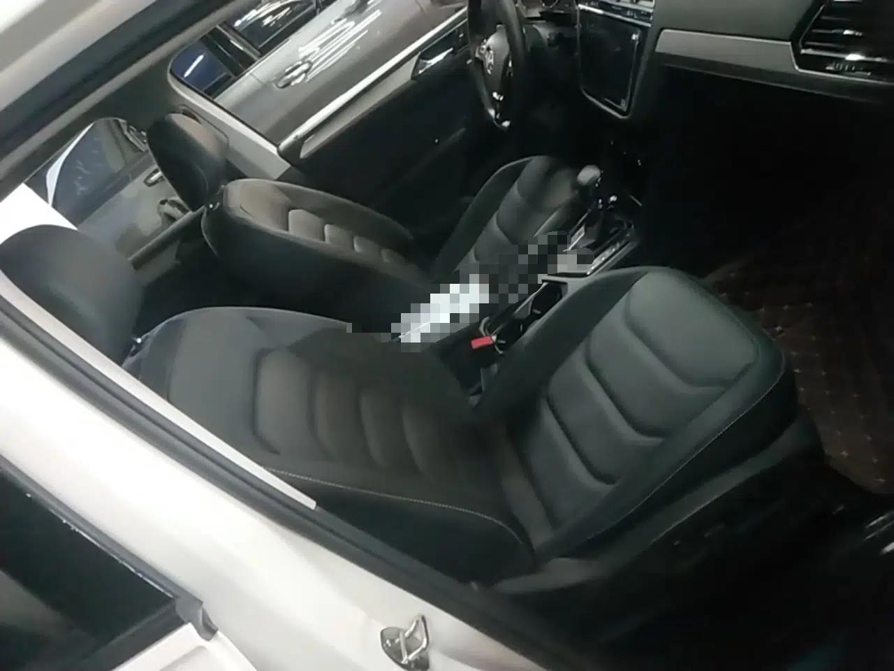 Volkswagen Tiguan L 2020 330TSI Automatic Two-Wheel Drive Smart Luxury Edition China VI Standard — миниатюра 19