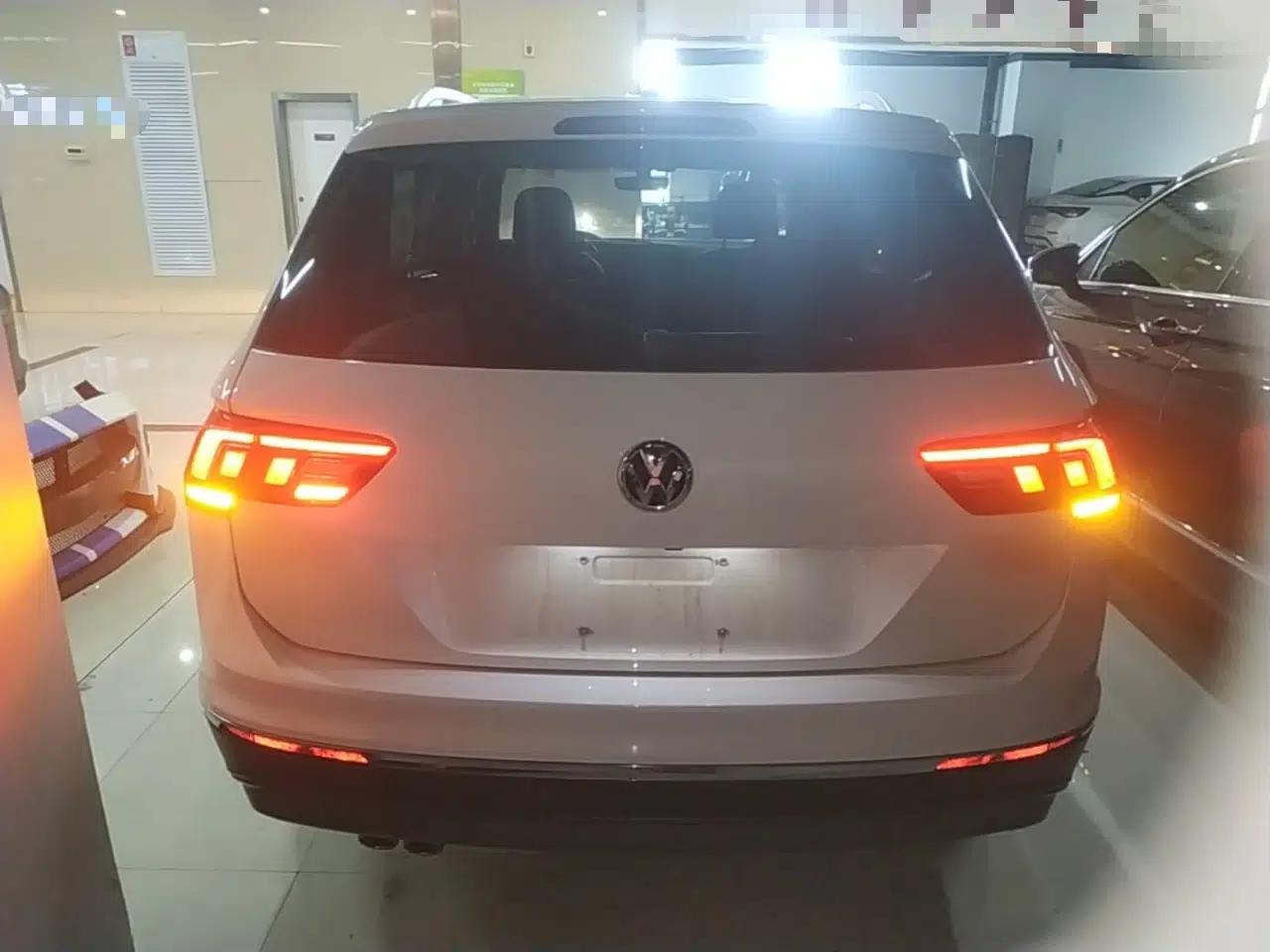 Volkswagen Tiguan L 2020 330TSI Automatic Two-Wheel Drive Smart Luxury Edition China VI Standard — миниатюра 5