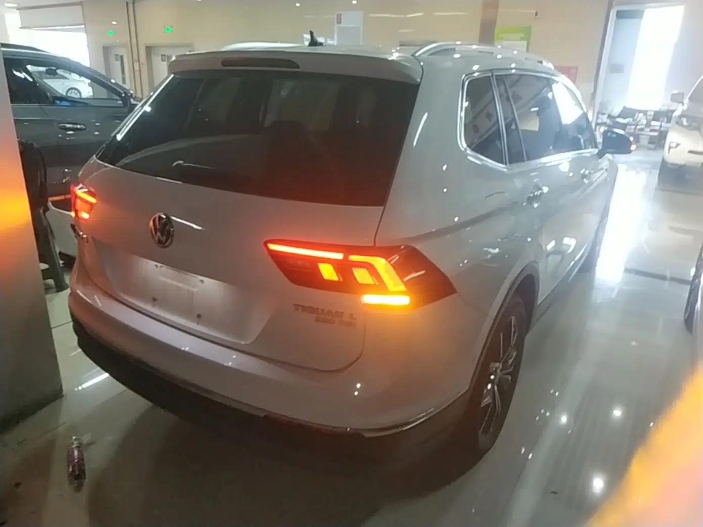Volkswagen Tiguan L 2020 330TSI Automatic Two-Wheel Drive Smart Luxury Edition China VI Standard — миниатюра 6