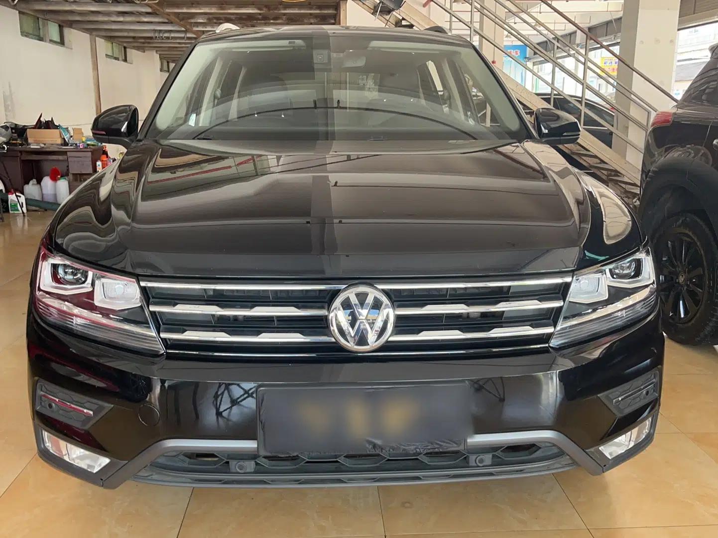 Volkswagen Tiguan L 2019 Revised 330TSI Automatic Two-Wheel Drive Smart & Luxury Edition China VI Standard — миниатюра 2