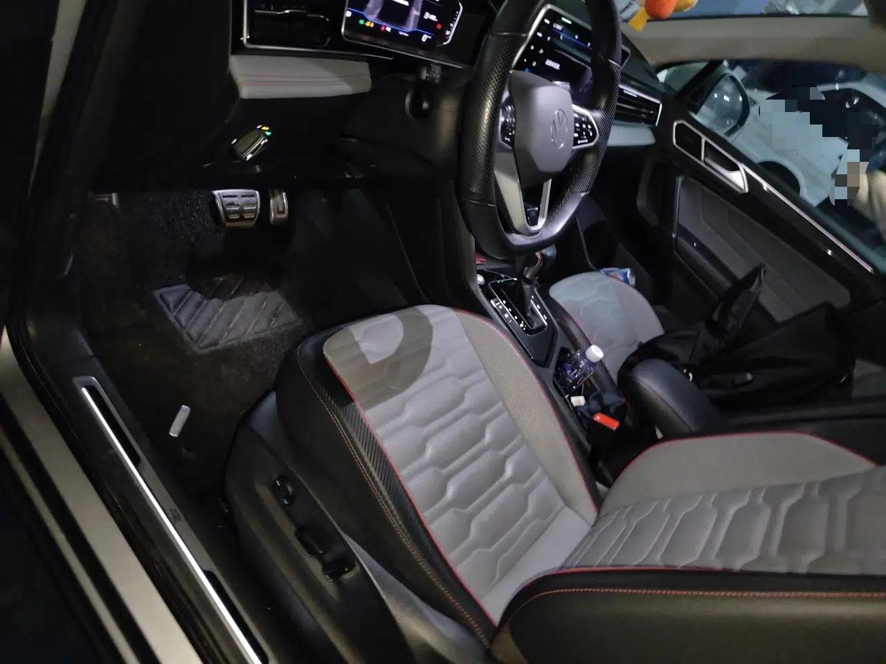 Volkswagen Tiguan L 2022 330TSI Automatic Two-Wheel Drive R-Line Flagship Edition — миниатюра 16