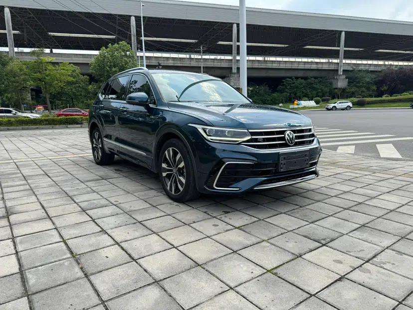 Volkswagen Tiguan L 2022 330TSI Automatic Two-Wheel Drive R-Line Enhanced Edition — миниатюра 18