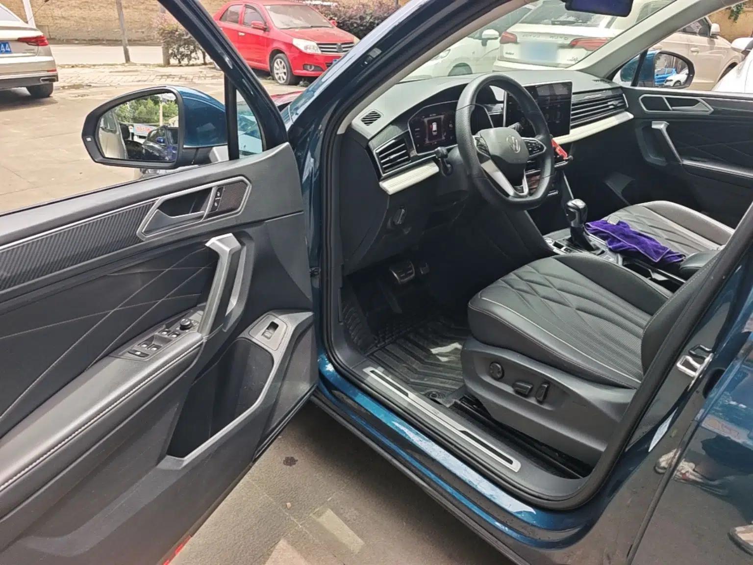Volkswagen Tiguan L 2022 330TSI Automatic Two-Wheel Drive R-Line Enhanced Edition — миниатюра 26