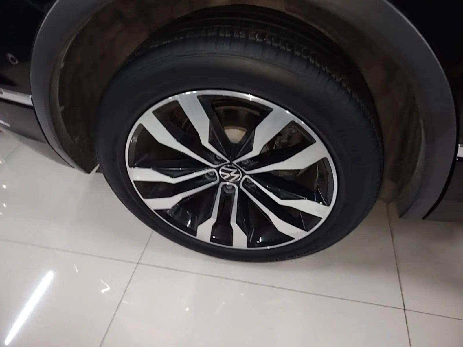 Volkswagen Tiguan L 2021 330TSI Automatic Two-Wheel Drive R-Line Enhanced Edition — миниатюра 16