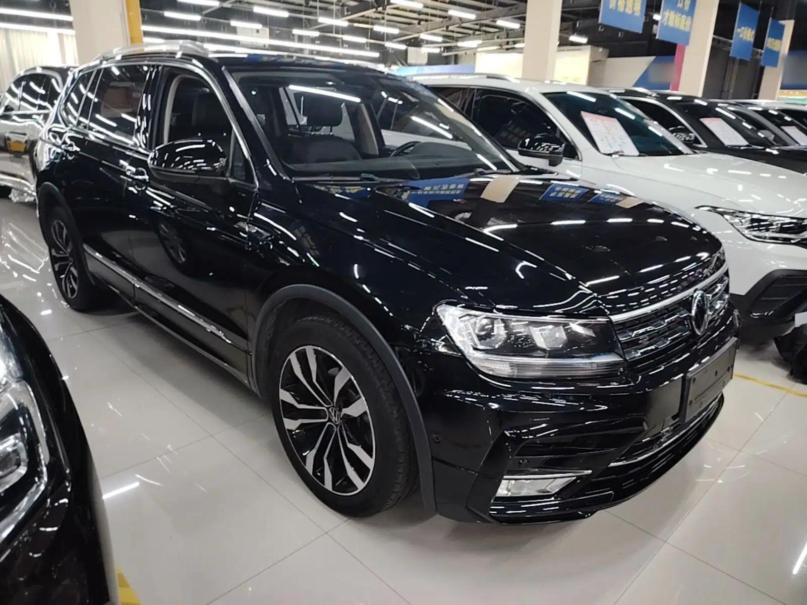 Volkswagen Tiguan L 2021 330TSI Automatic Two-Wheel Drive R-Line Enhanced Edition — миниатюра 3