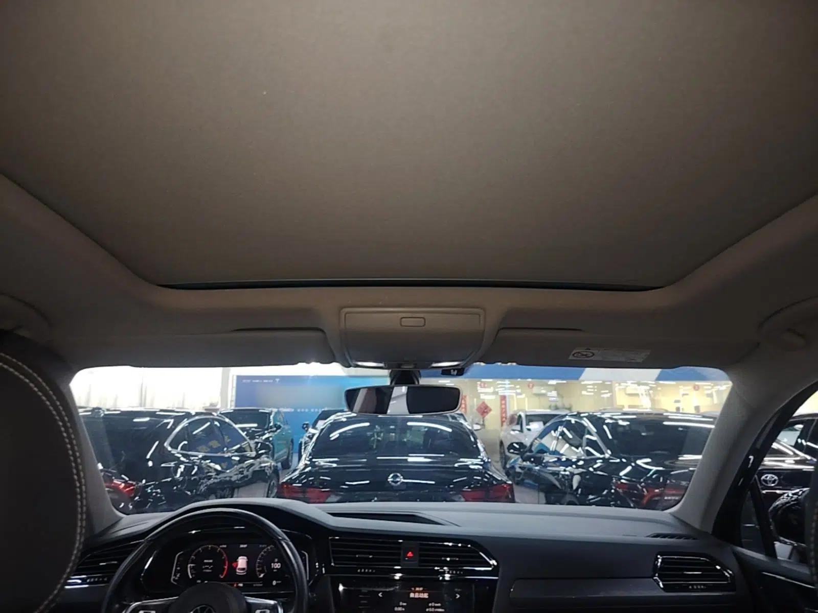 Volkswagen Tiguan L 2021 330TSI Automatic Two-Wheel Drive R-Line Enhanced Edition — миниатюра 26