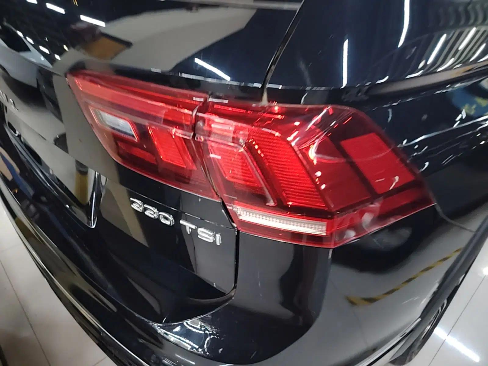 Volkswagen Tiguan L 2021 330TSI Automatic Two-Wheel Drive R-Line Enhanced Edition — миниатюра 9