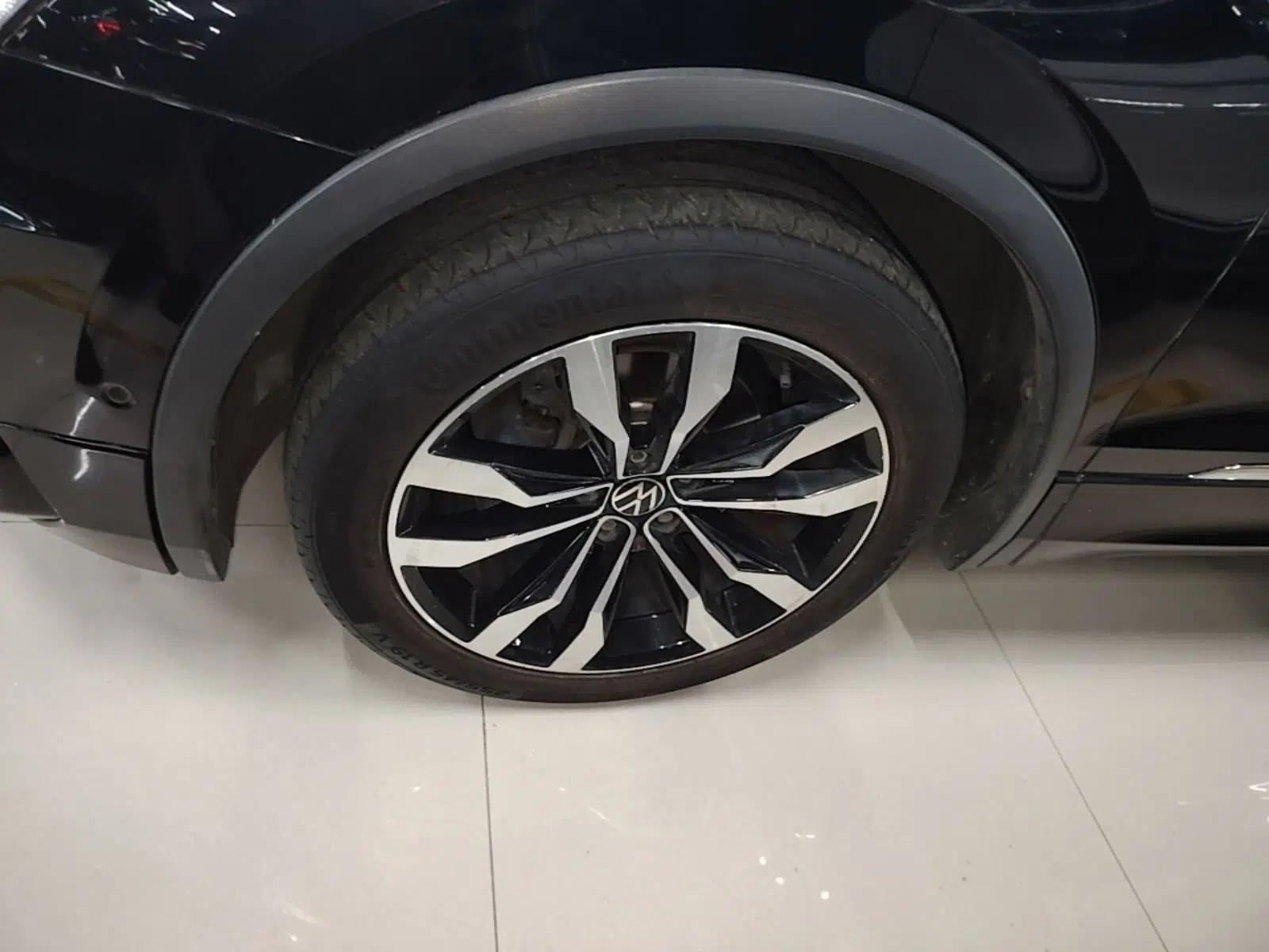 Volkswagen Tiguan L 2021 330TSI Automatic Two-Wheel Drive R-Line Enhanced Edition — миниатюра 10