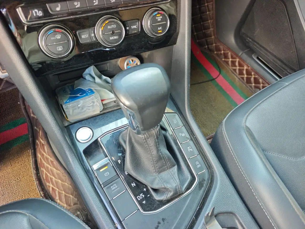 Volkswagen Tiguan L 2021 330TSI Automatic Two-Wheel Drive R-Line Enhanced Edition — миниатюра 14