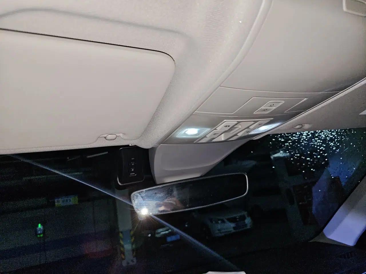 Volkswagen Tiguan L 2023 Restyled 330TSI Automatic Two-Wheel Drive R-Line Enhanced Comfort Version — миниатюра 18