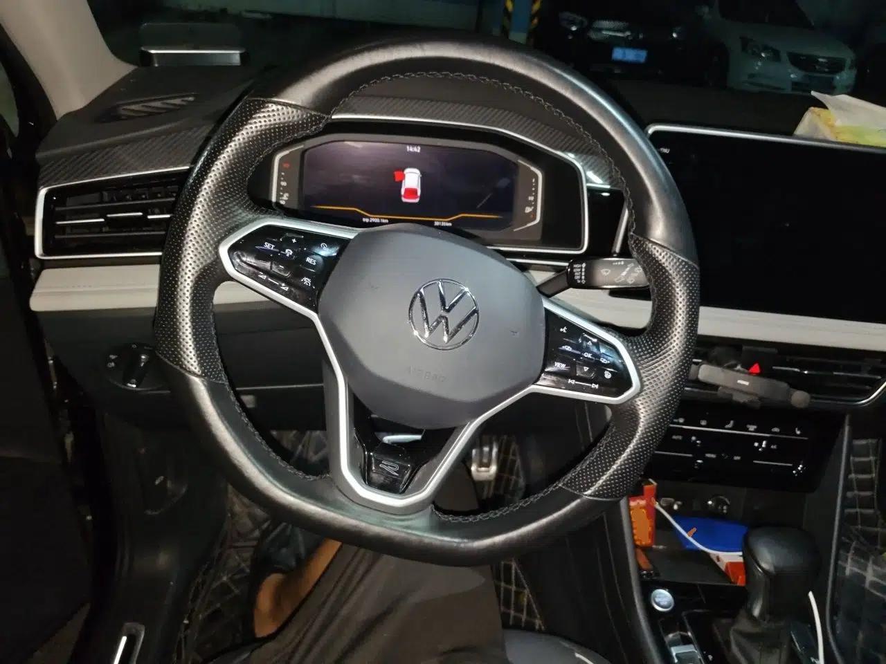 Volkswagen Tiguan L 2023 Restyled 330TSI Automatic Two-Wheel Drive R-Line Enhanced Comfort Version — миниатюра 10
