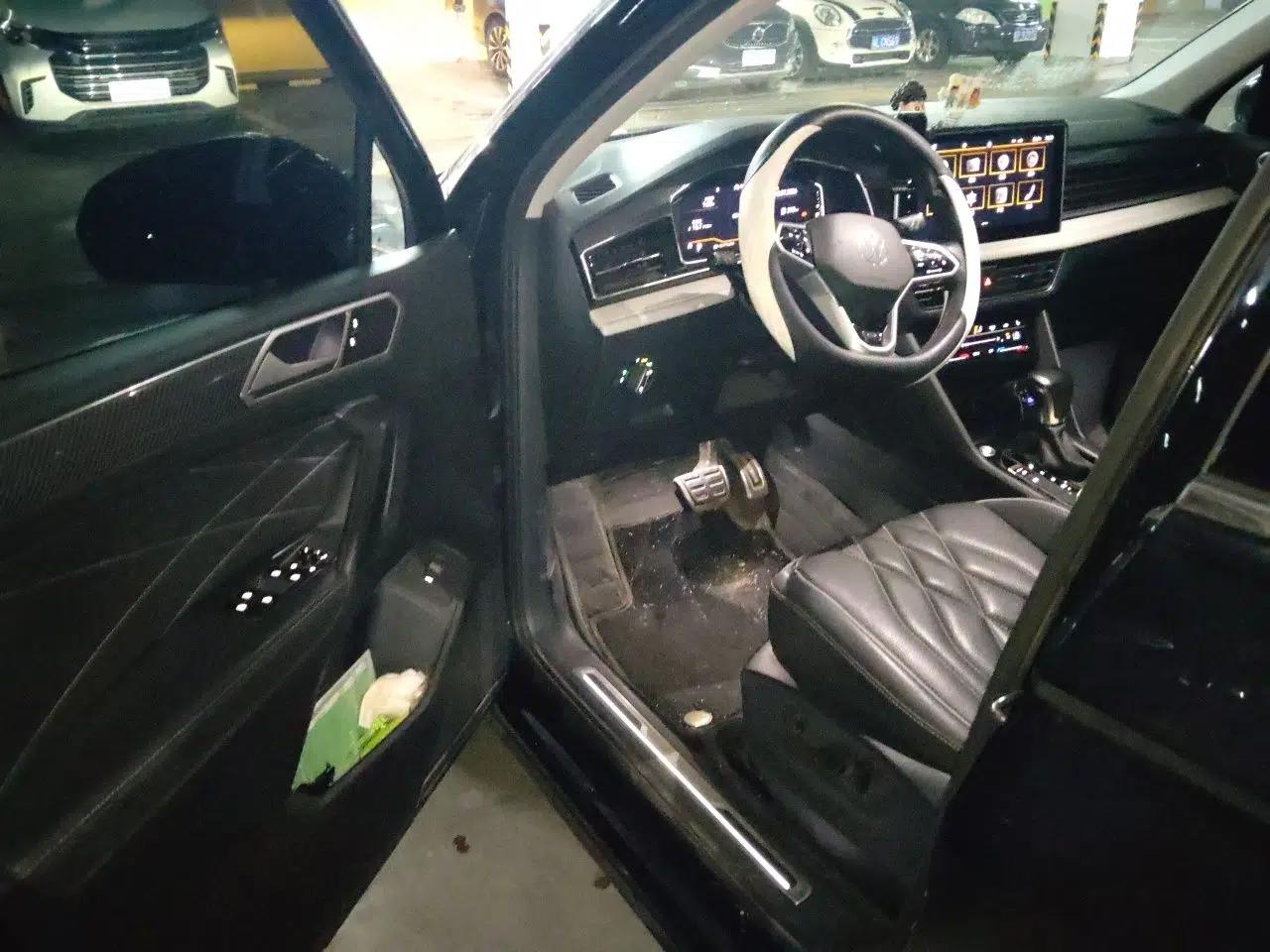 Volkswagen Tiguan L 2022 330TSI Automatic Two-Wheel Drive R-Line Enhanced Edition — миниатюра 16