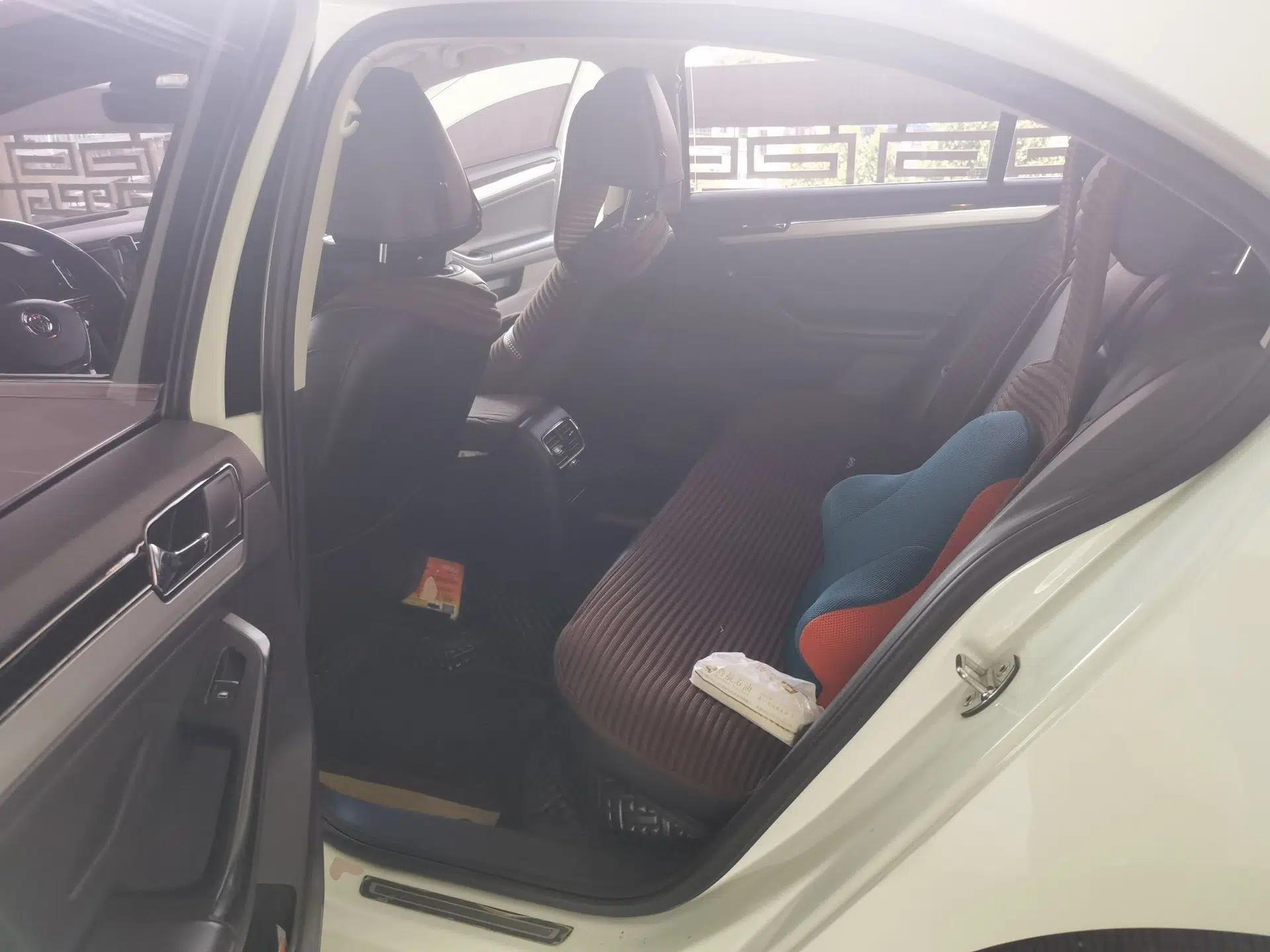 Volkswagen Sagitar 2018 180TSI DSG Prestige Edition — миниатюра 17