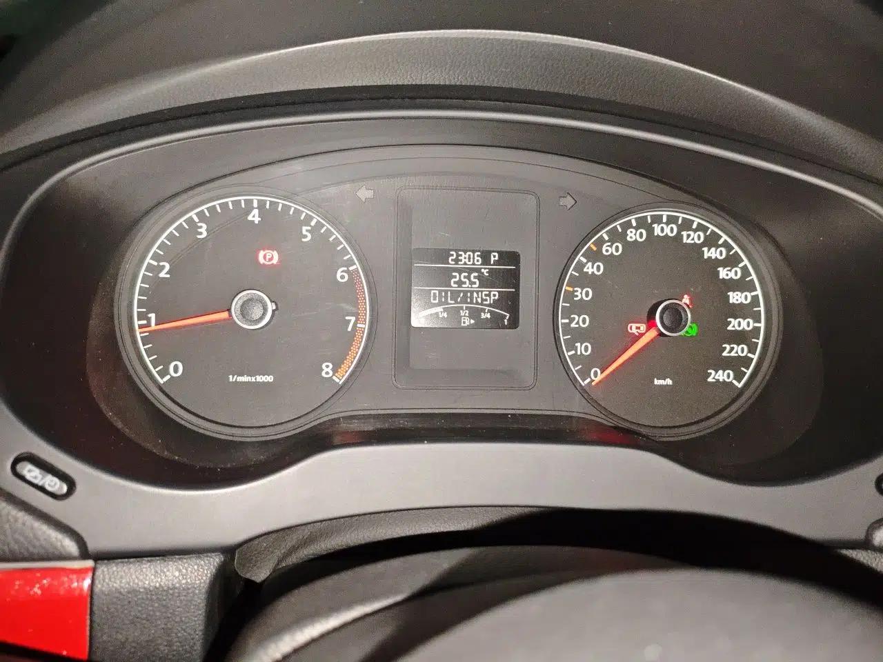 Volkswagen Sagitar 2014 Revised Version 1.6L Automatic Comfort Edition — миниатюра 11