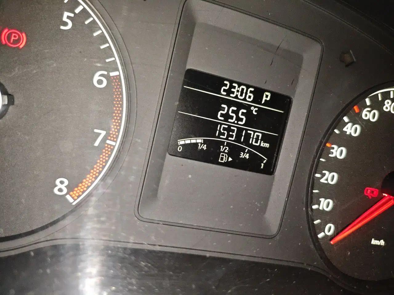 Volkswagen Sagitar 2014 Revised Version 1.6L Automatic Comfort Edition — миниатюра 12