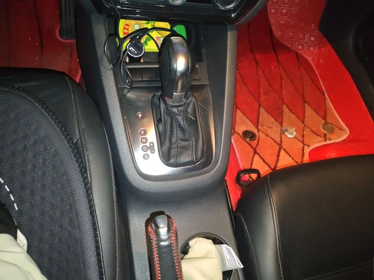 Volkswagen Sagitar 2014 Revised Version 1.6L Automatic Comfort Edition — миниатюра 14