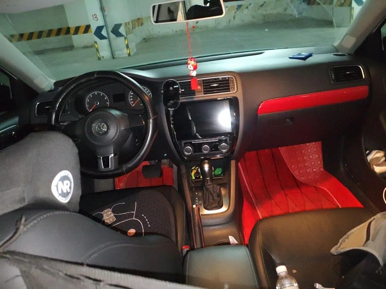Volkswagen Sagitar 2014 Revised Version 1.6L Automatic Comfort Edition — миниатюра 9