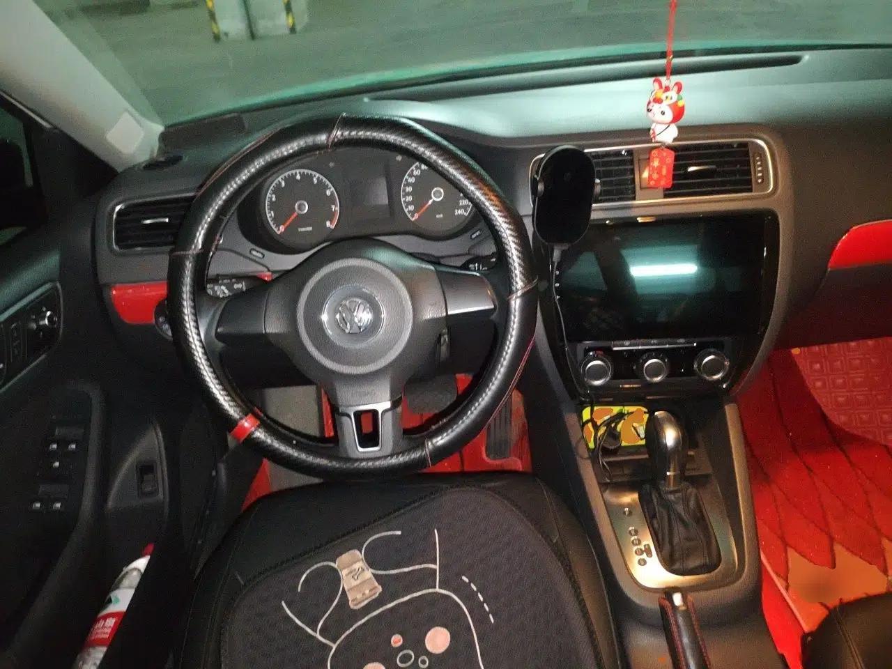 Volkswagen Sagitar 2014 Revised Version 1.6L Automatic Comfort Edition — миниатюра 10