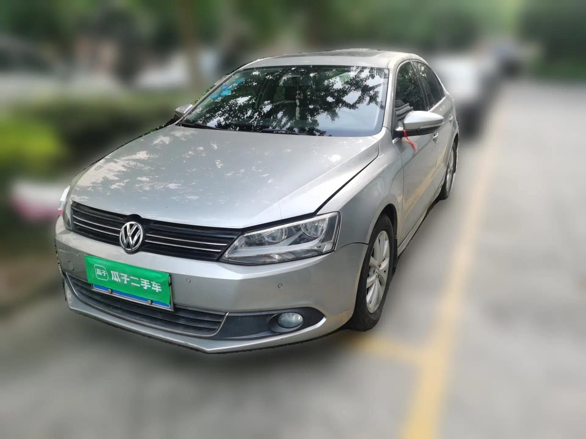 Volkswagen Sagitar 2012 1.4TSI Manual Luxury Model — миниатюра 1