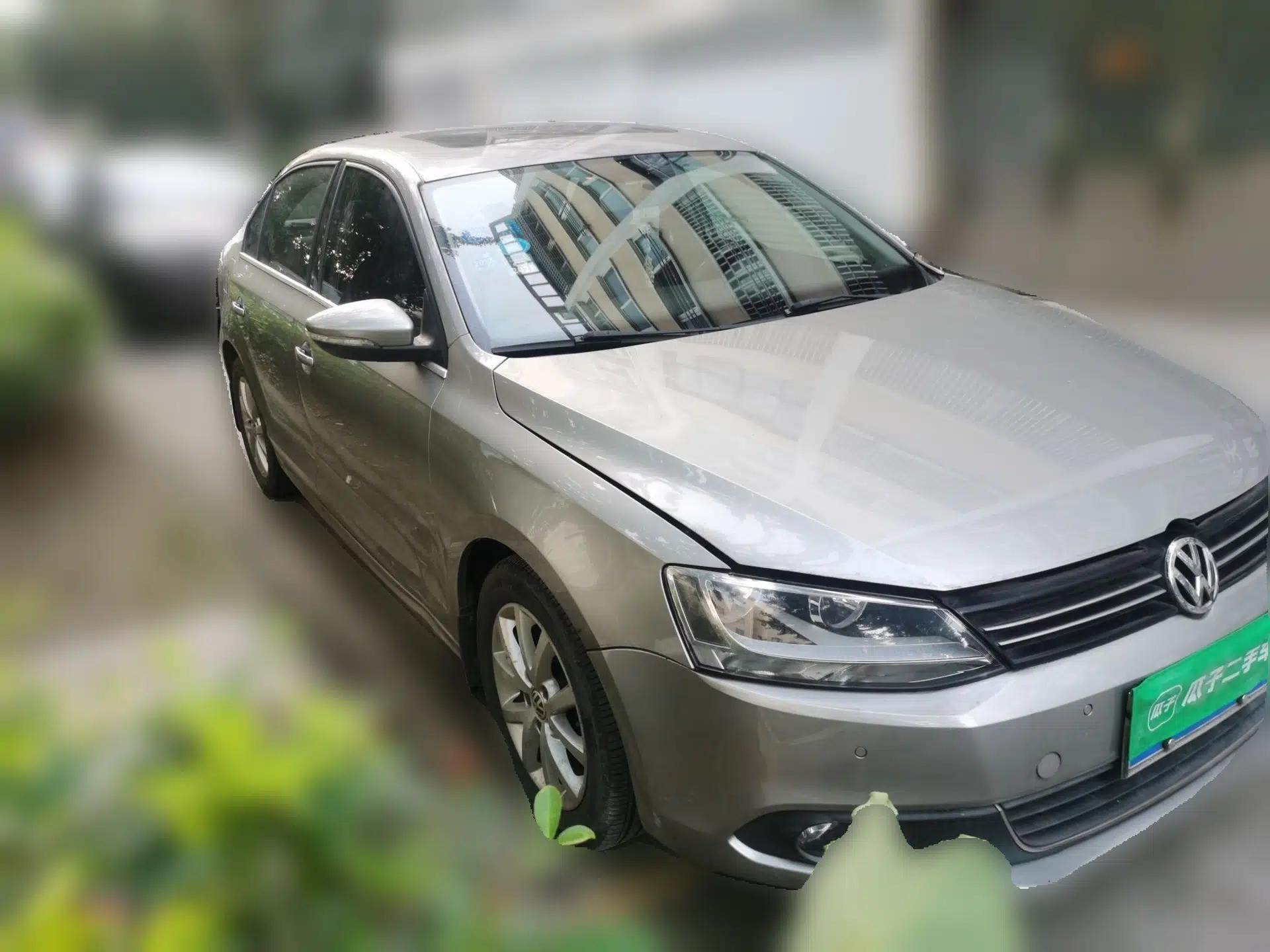 Volkswagen Sagitar 2012 1.4TSI Manual Luxury Model — миниатюра 3