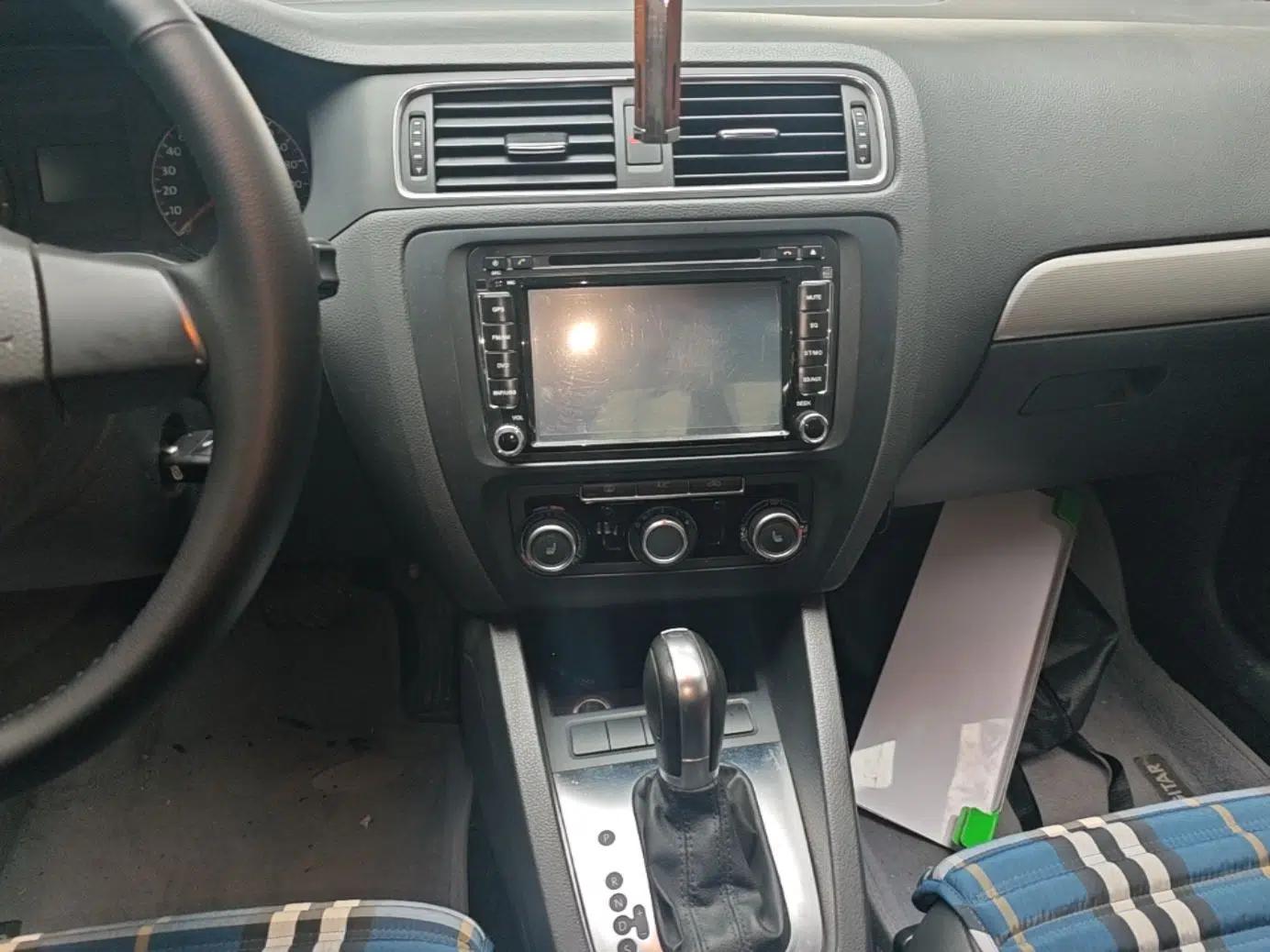 Volkswagen Sagitar 2014 Revised Version 1.6L Automatic Comfort Edition — миниатюра 15