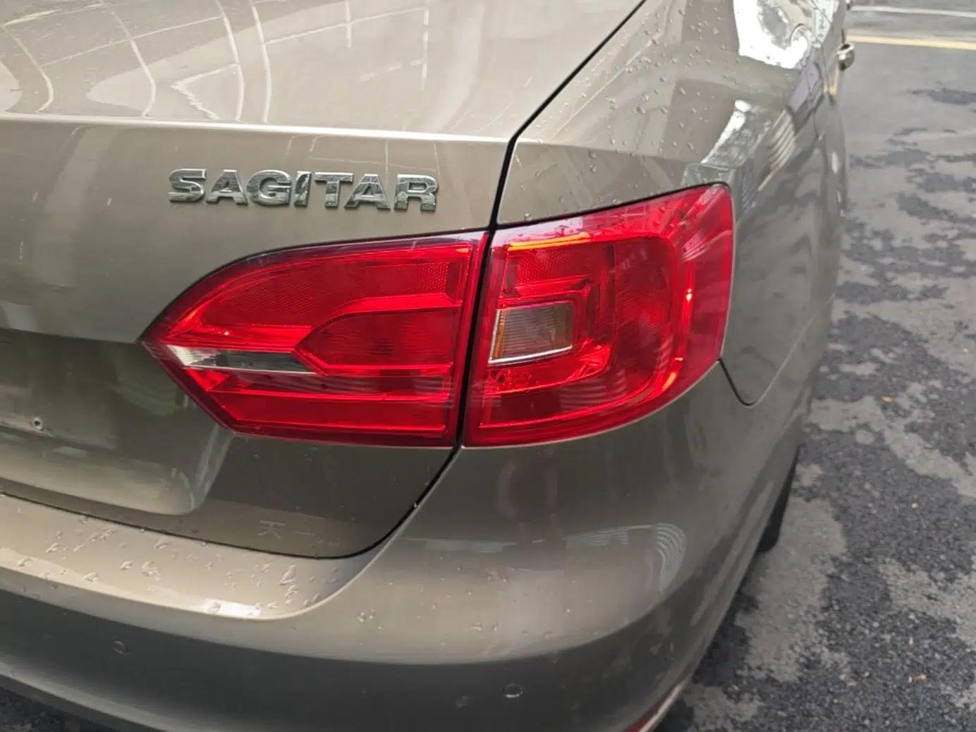 Volkswagen Sagitar 2014 Revised Version 1.6L Automatic Comfort Edition — миниатюра 9
