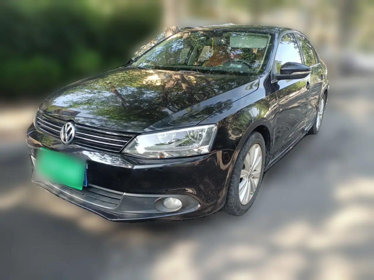 Volkswagen Sagitar 2014 1.6L Manual Comfort Model — миниатюра 1
