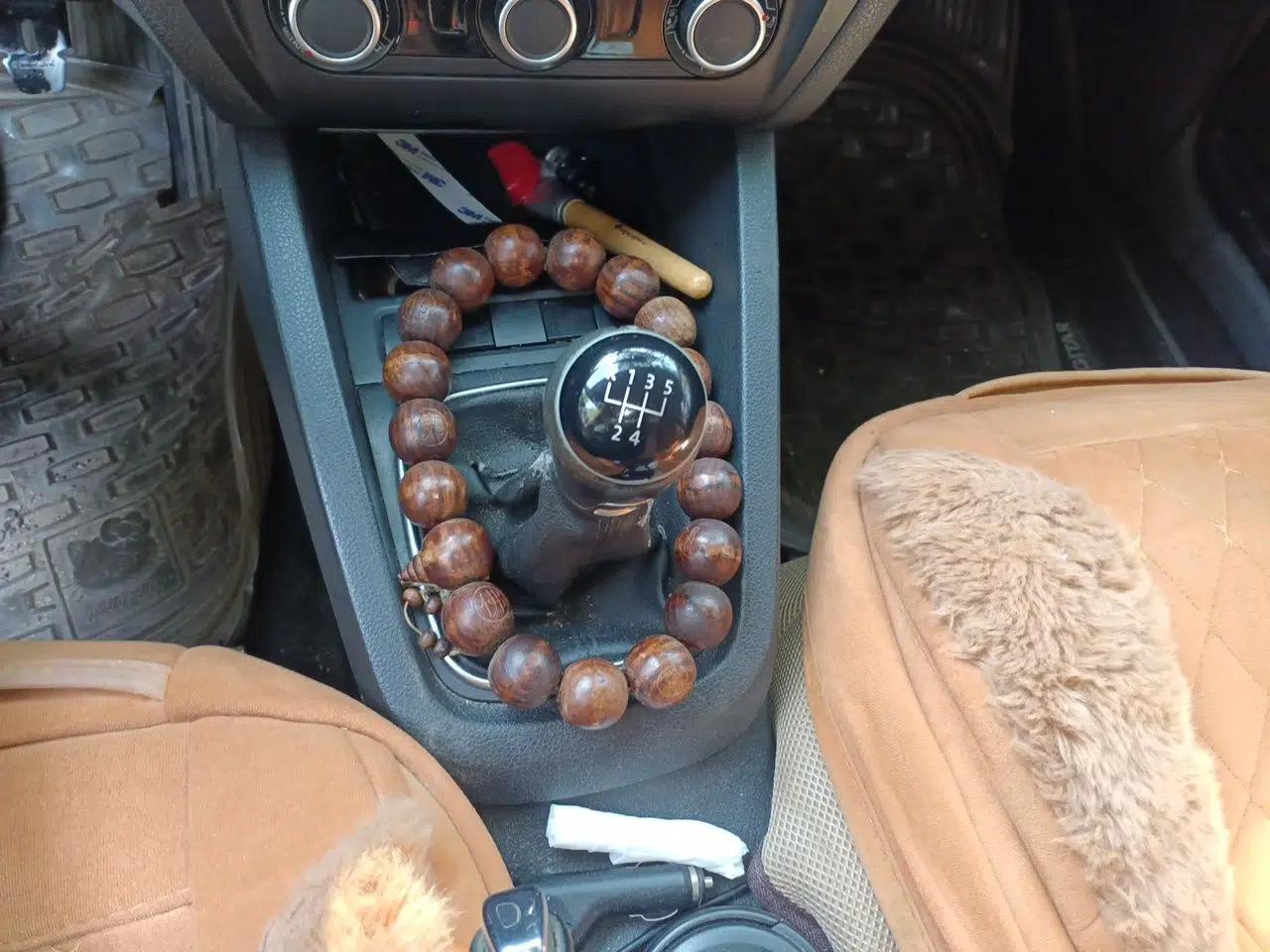 Volkswagen Sagitar 2014 1.6L Manual Comfort Model — миниатюра 14