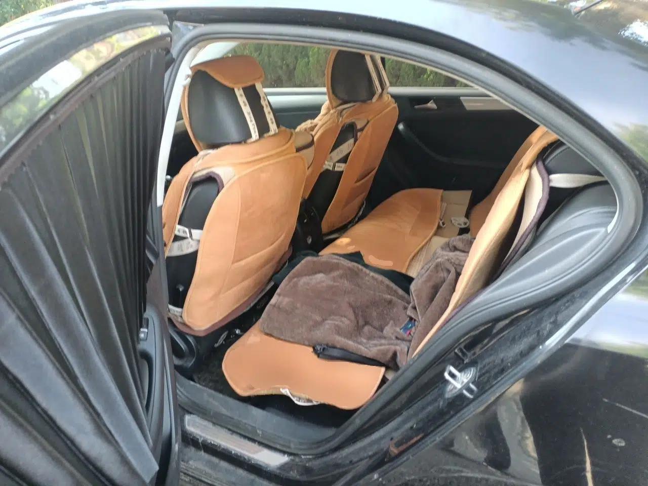 Volkswagen Sagitar 2014 1.6L Manual Comfort Model — миниатюра 17