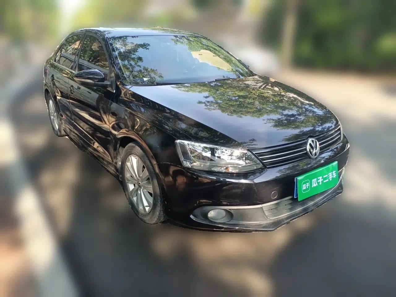 Volkswagen Sagitar 2014 1.6L Manual Comfort Model — миниатюра 3
