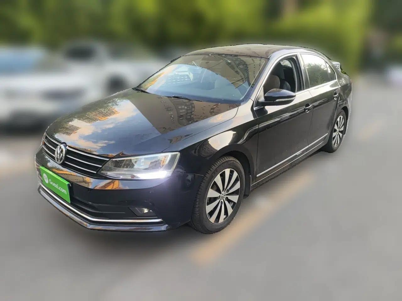 Volkswagen Sagitar 2017 1.6L Automatic Comfort Model — миниатюра 1