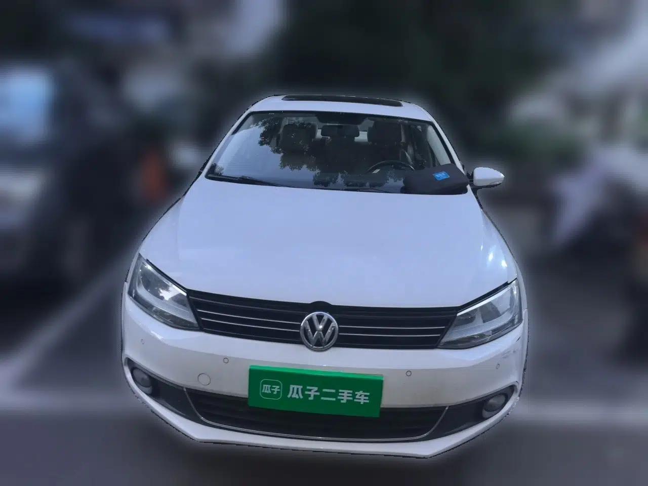 Volkswagen Sagitar 2014 1.4TSI Automatic Luxury Model — миниатюра 2