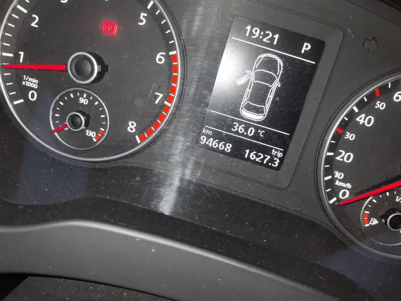 Volkswagen Sagitar 2014 1.4TSI Automatic Luxury Model — миниатюра 12