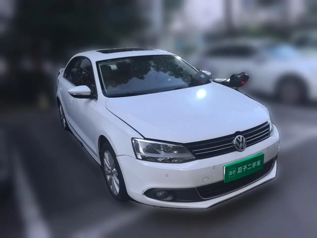 Volkswagen Sagitar 2014 1.4TSI Automatic Luxury Model — миниатюра 3