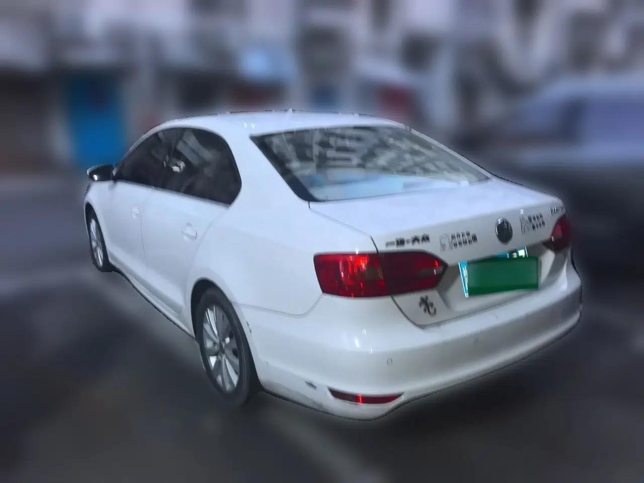 Volkswagen Sagitar 2014 1.4TSI Automatic Luxury Model — миниатюра 4