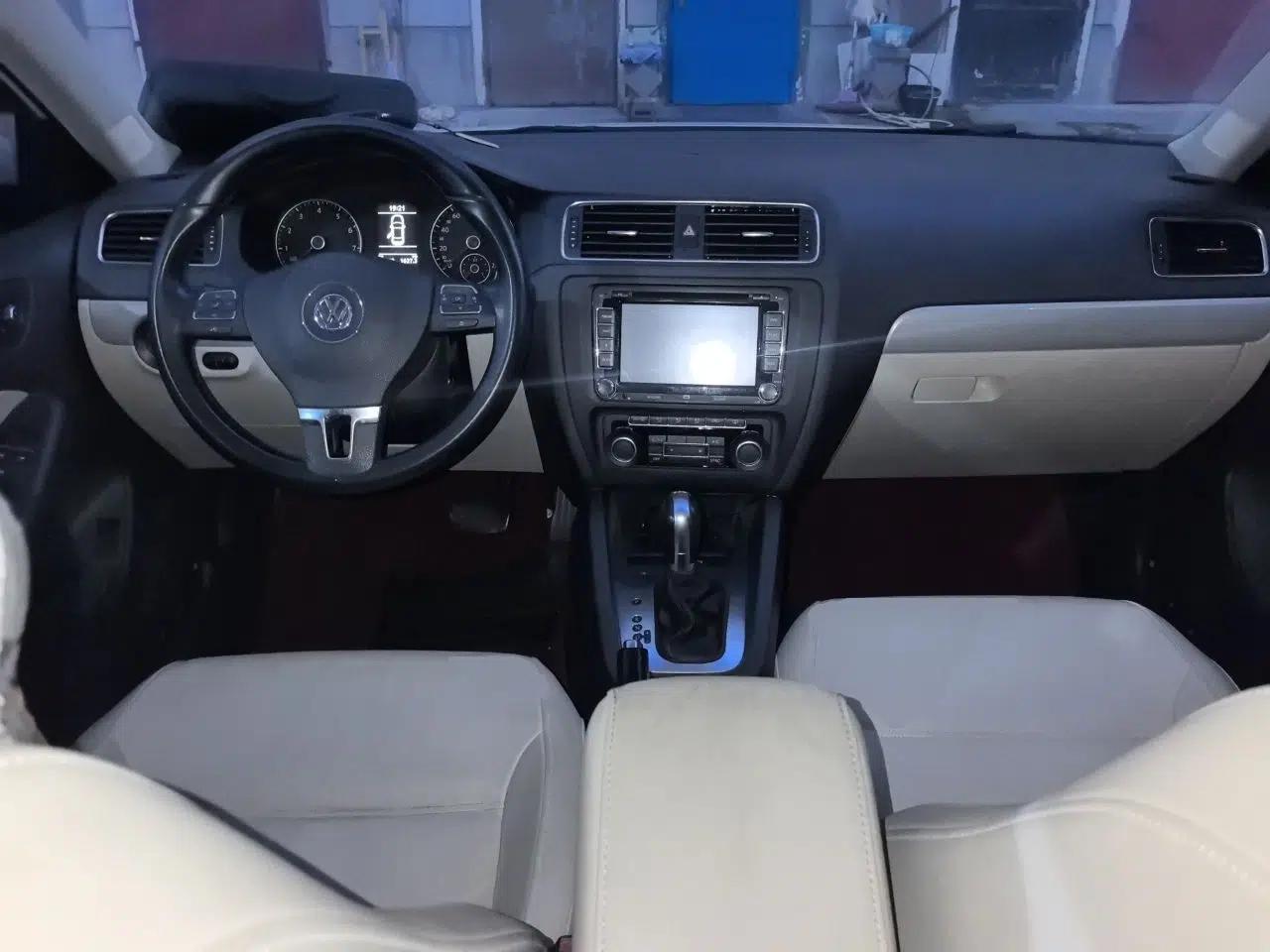 Volkswagen Sagitar 2014 1.4TSI Automatic Luxury Model — миниатюра 9
