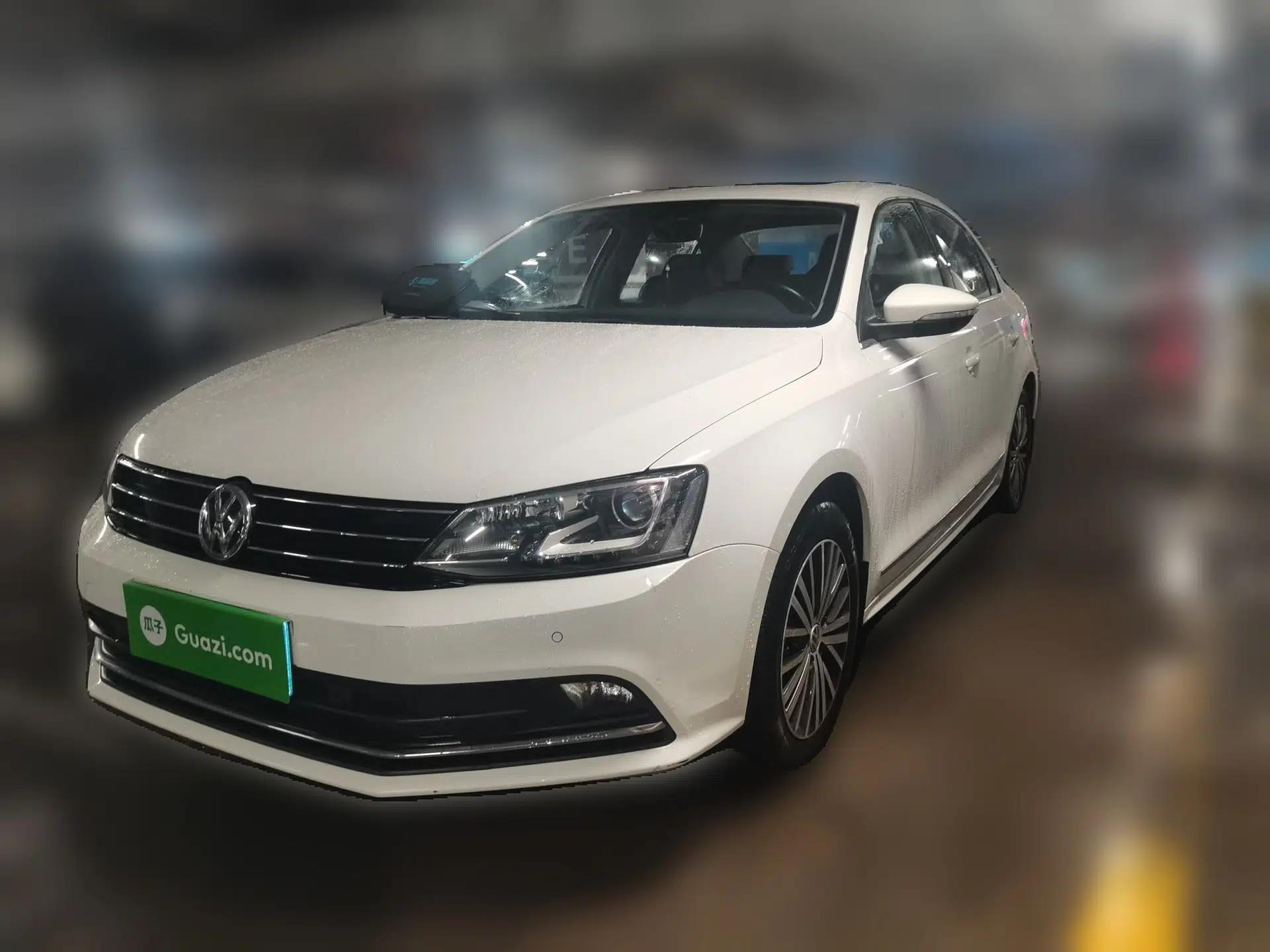 Volkswagen Sagitar 2017 230TSI Automatic Luxury Edition — миниатюра 1
